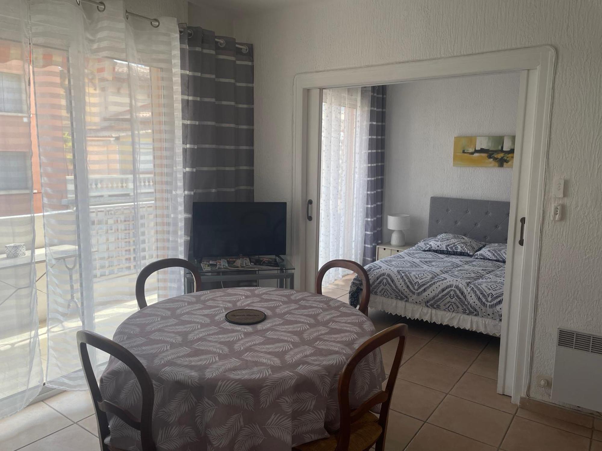 Apartment A Avec Balcon A 200m Du Port